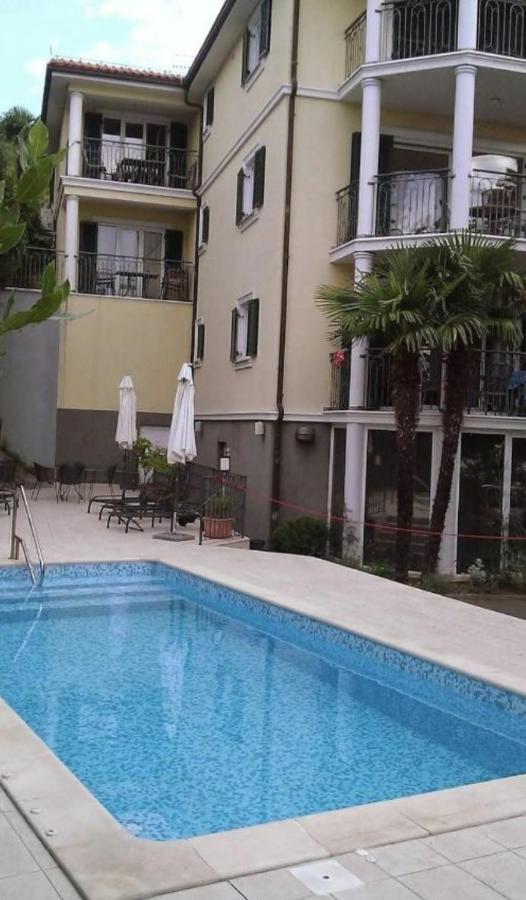 Apartman Mare Опатия Екстериор снимка